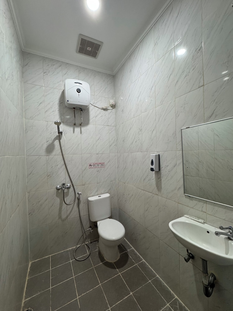 Rahayu Hotel Cirebon 58/60