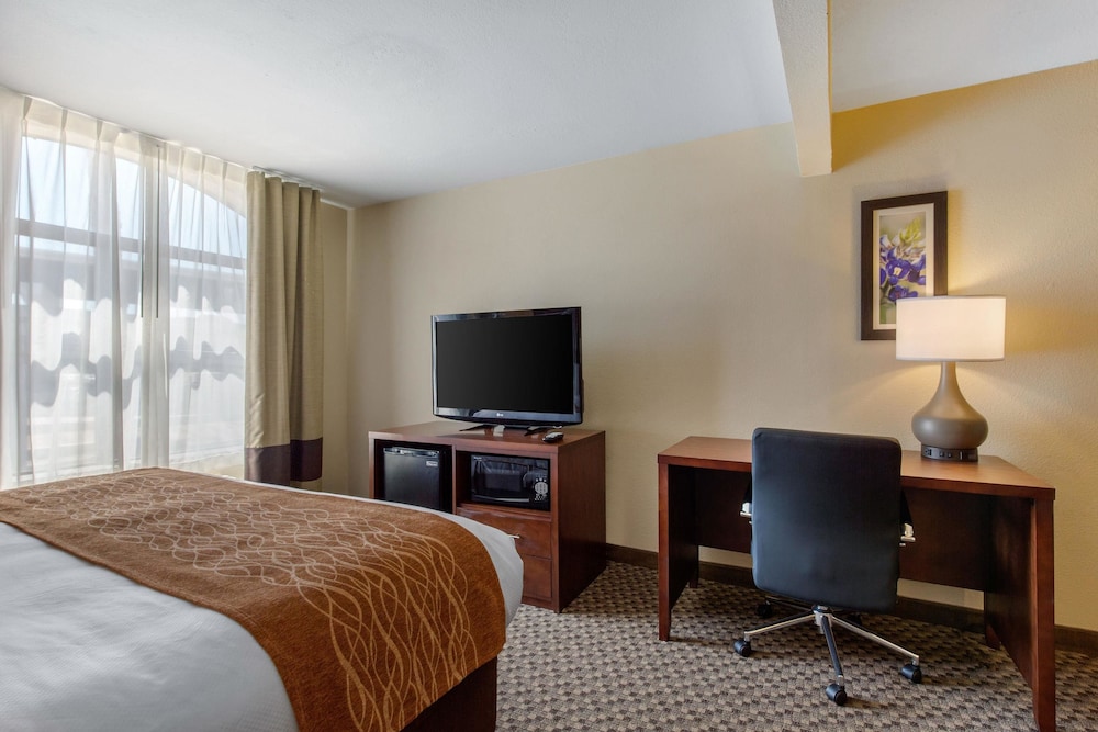 Comfort Inn & Suites SW Houston Sugarland 27/55