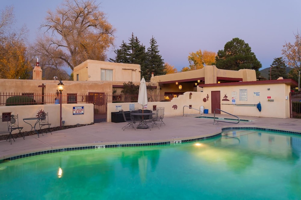 El Pueblo Lodge 7/71