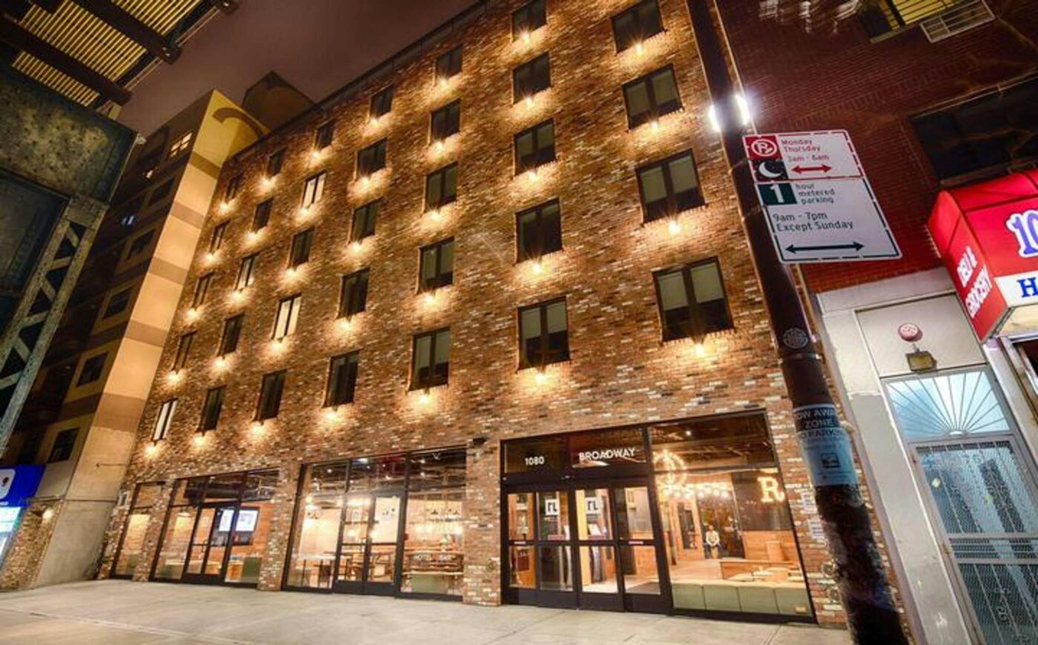Hotel 1080 1/12