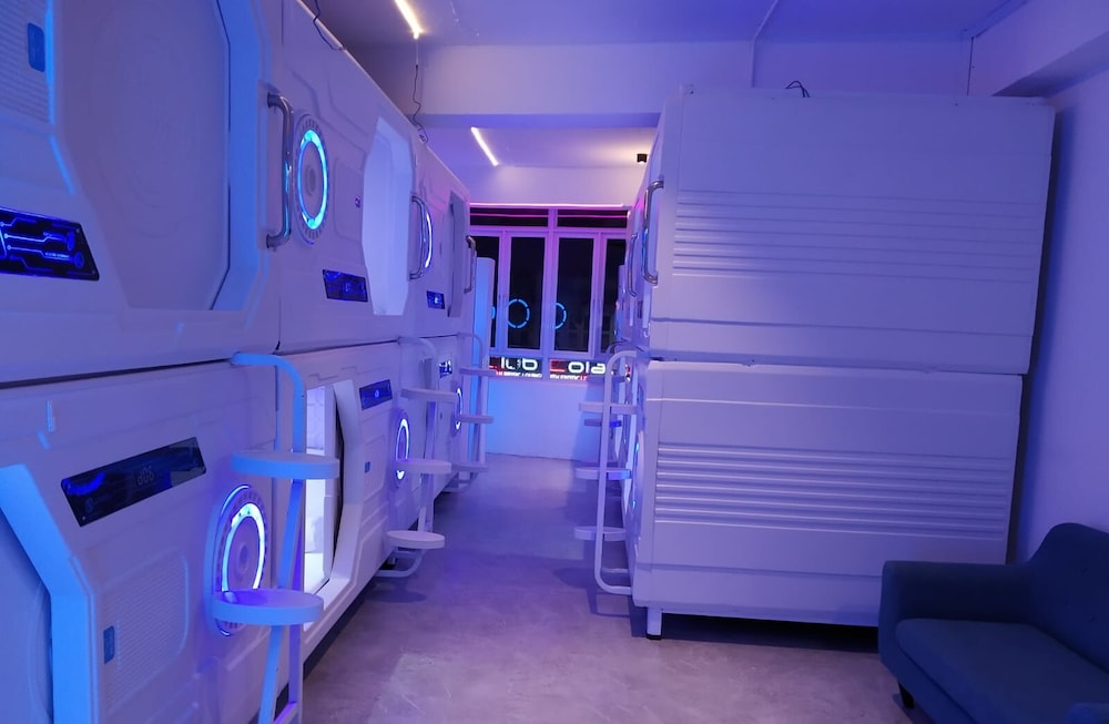 Galaxy Pods Capsule Hotel Boat Quay 37/39