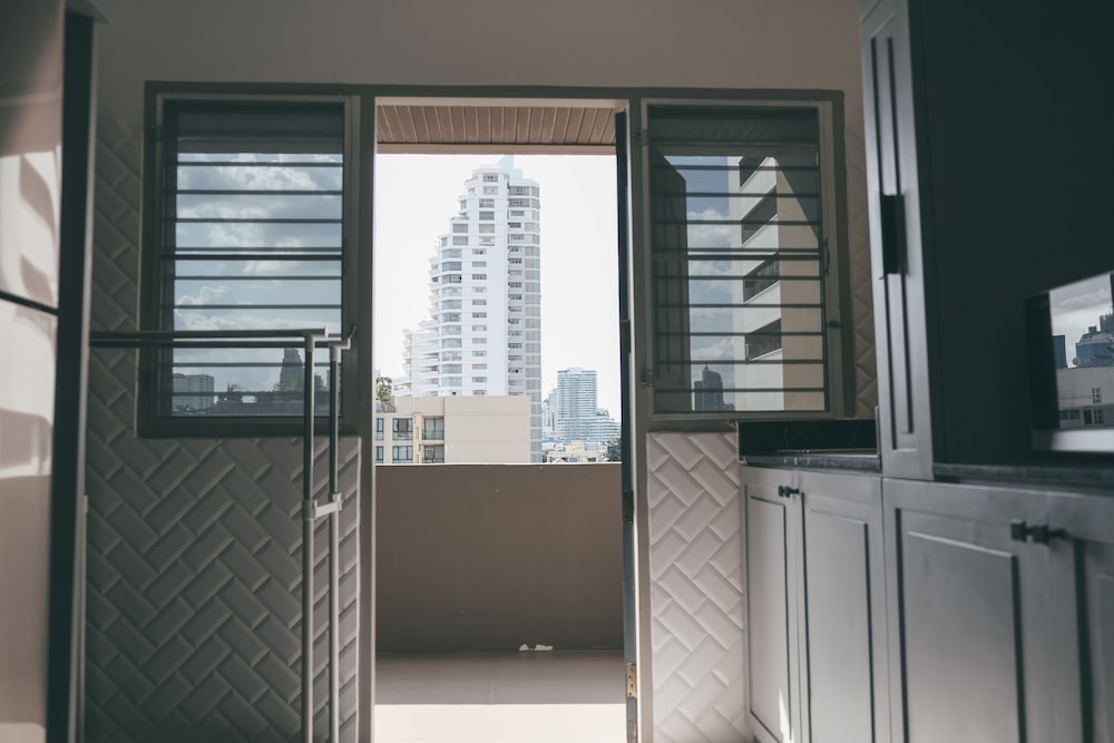 THEA Private Suites by TH District 6/64