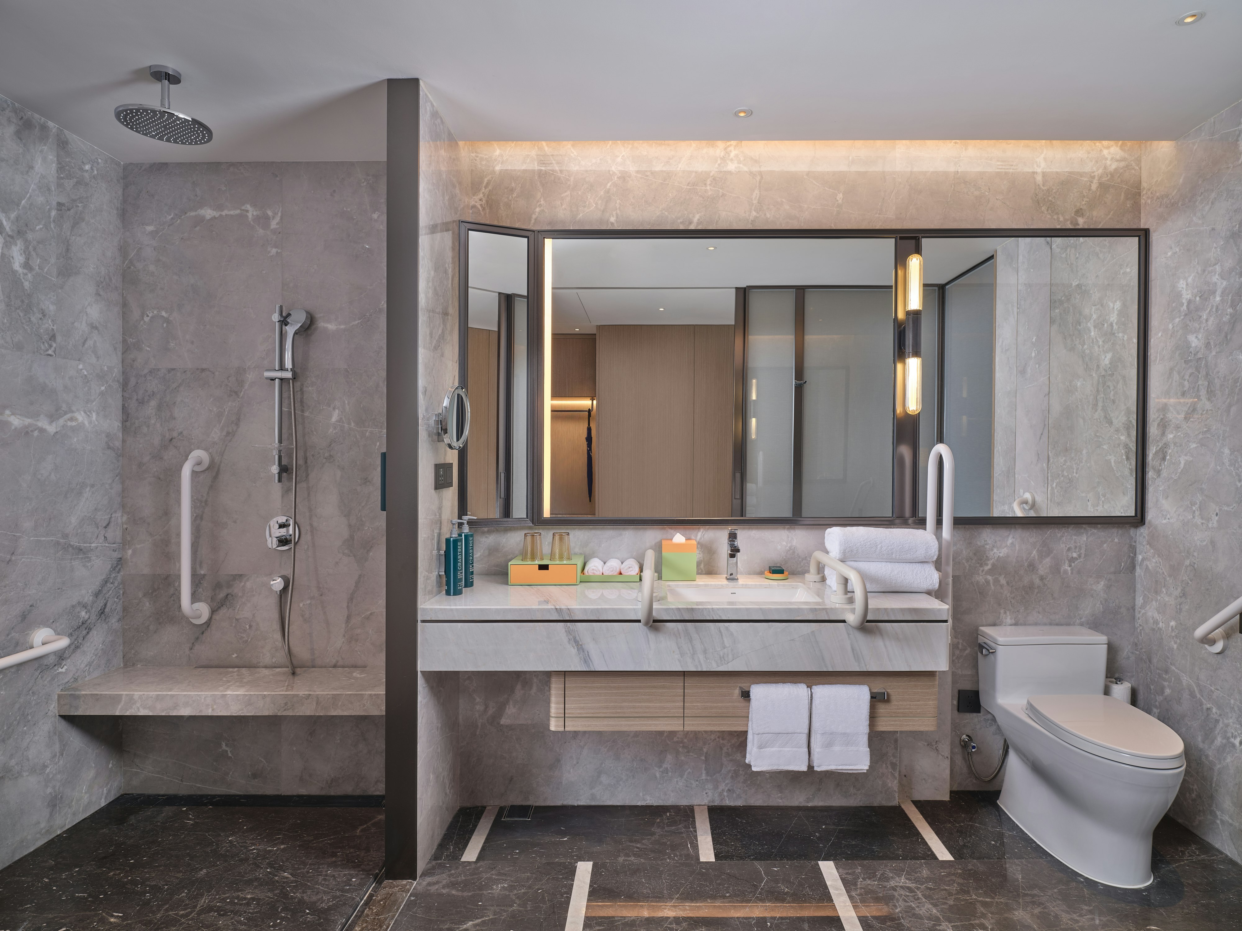 ROOM, KING BED, ACCESSIBLE