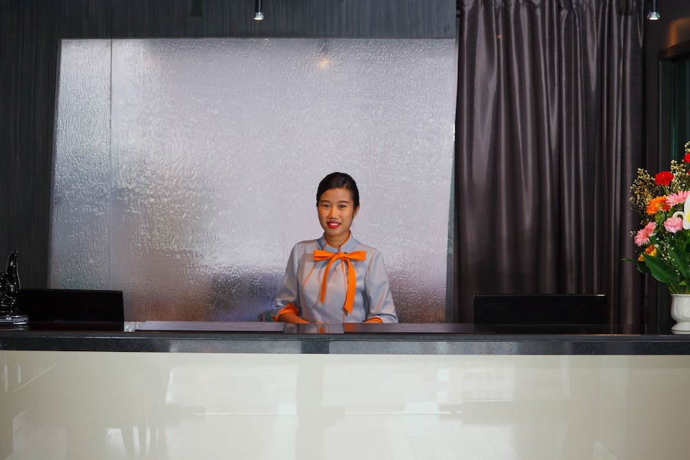 Golden Tulip Mandison Suites 10/59