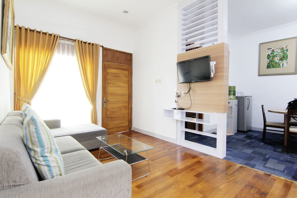 Embe Joglo Homestay by ZUZU 14/27