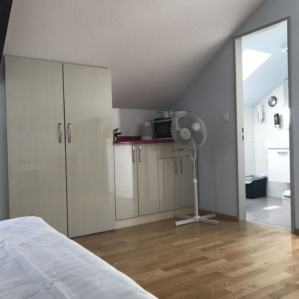 Gasthaus 210 26/40