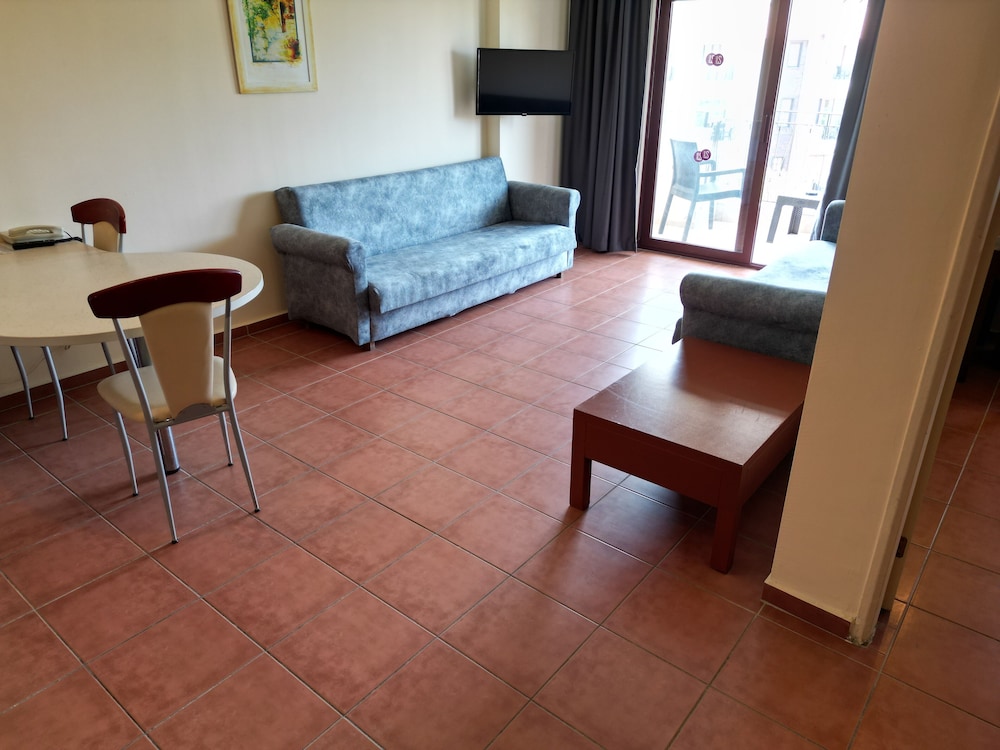 Lemas Suite Hotel 28/48