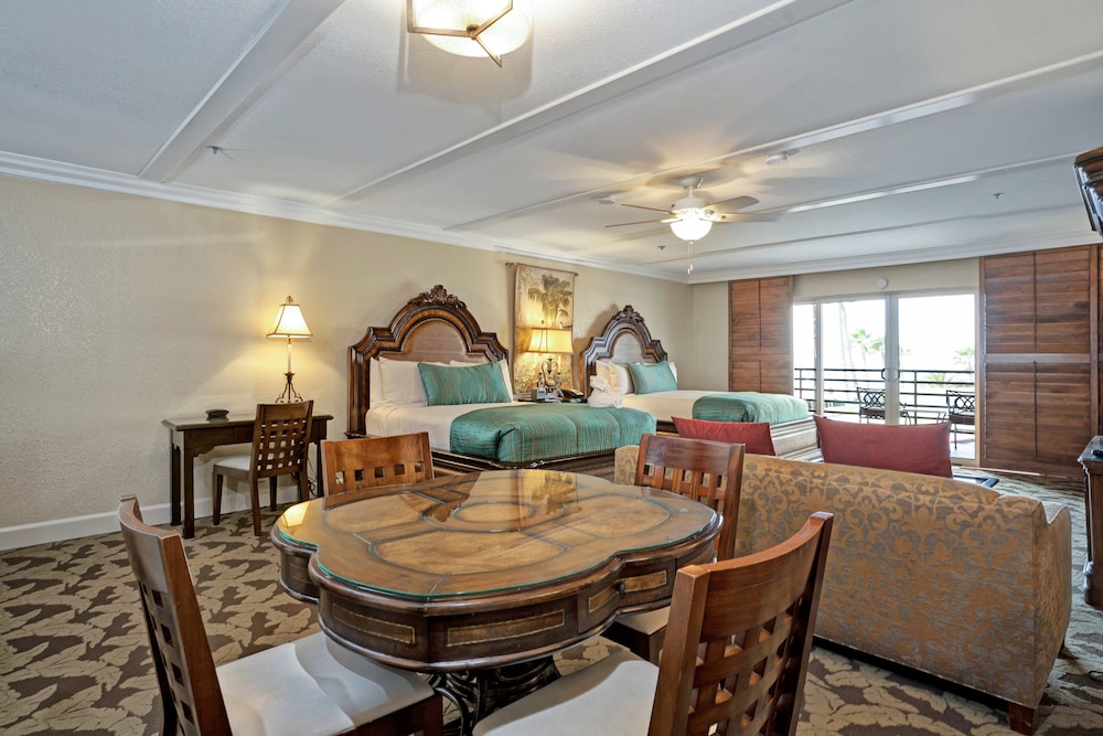 Pacific Terrace Hotel 82/92