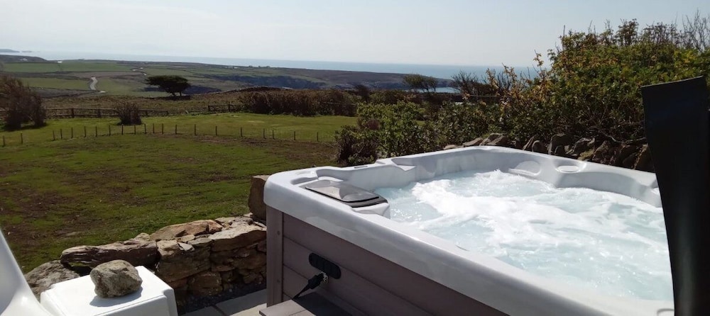 South Stack Coastal Retreats 18/50