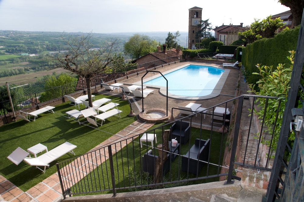 Hotel Castello Di Santa Vittoria 6/47