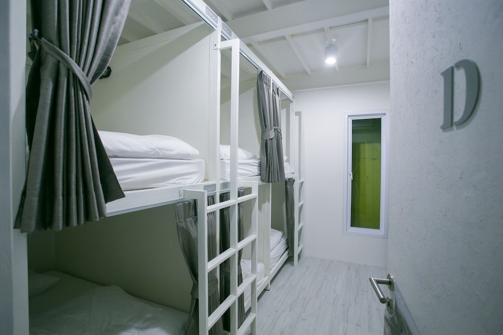 The Street Hostel Koh Lipe - Adult Only 5/42