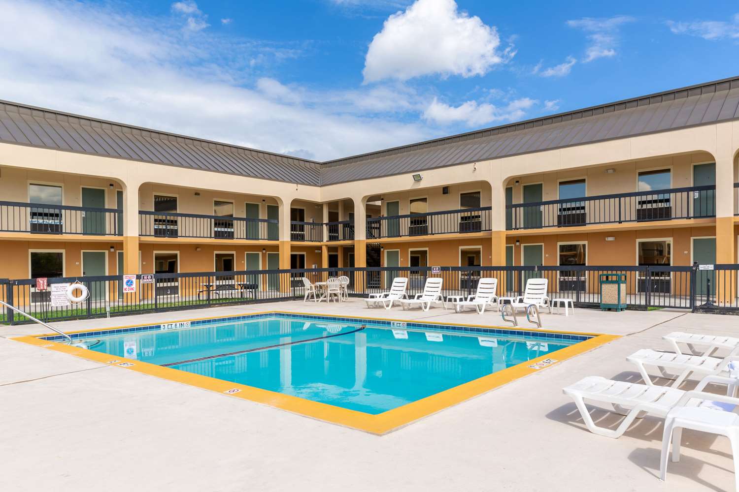 QUALITY INN AT ARLINGTON HIGHLANDS 10/44