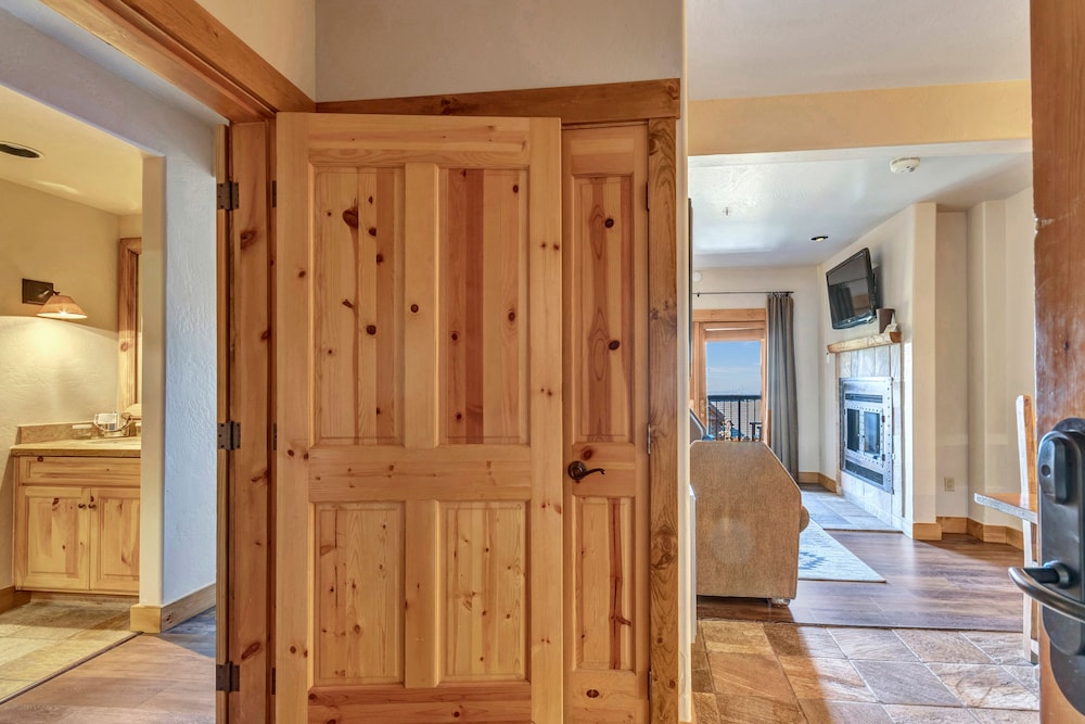 Mountain Lodge Telluride 34/73