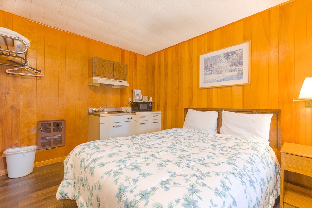 Parkside Motel by OYO Meadville Conneaut Lake 22/50