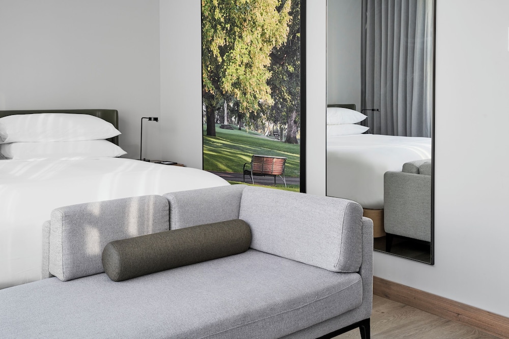 Premium, King Bed