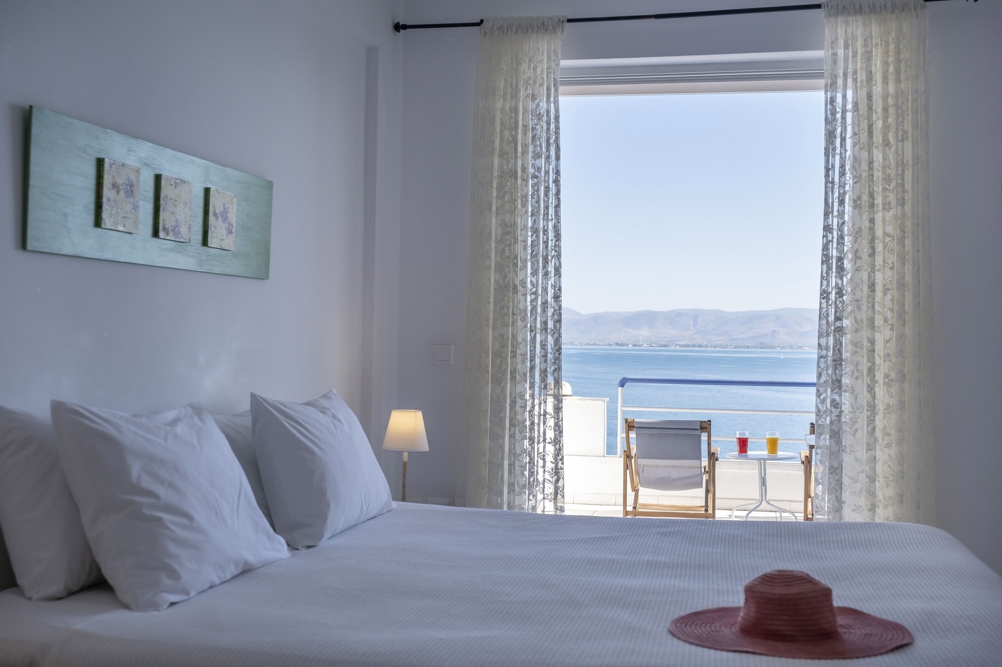 COMFORT, STUDIO, KING BED, BEACH FRONT, SEA VIEW