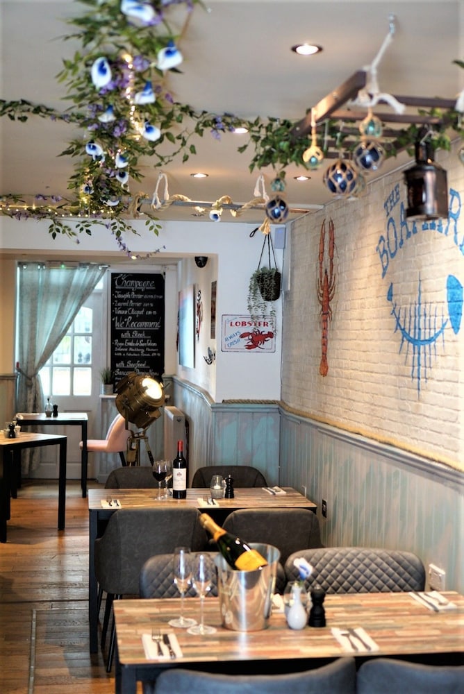 Molesworth Arms Hotel 32/50