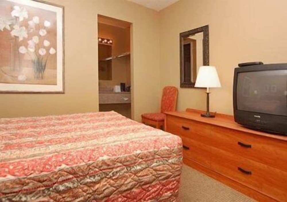 Econo Lodge Downtown Salt Lake 30/42