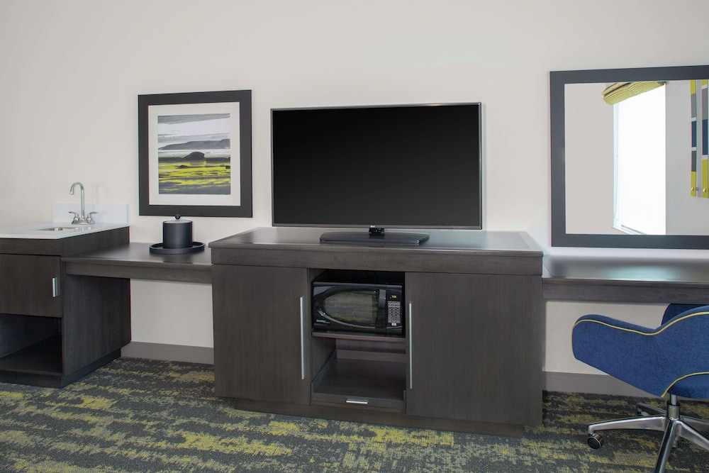 Hampton Inn and Suites Irvine Orange County Airport 45/52