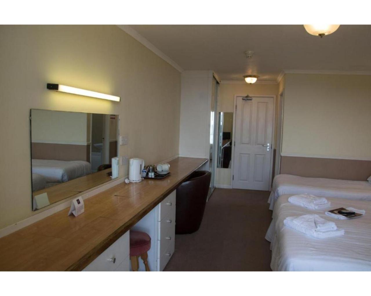 Sea Side Hotel 38/38