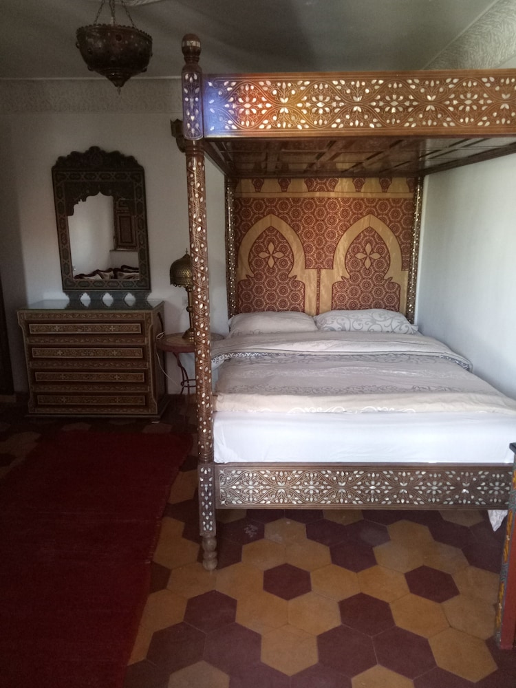 Riad Ifoulki 19/53