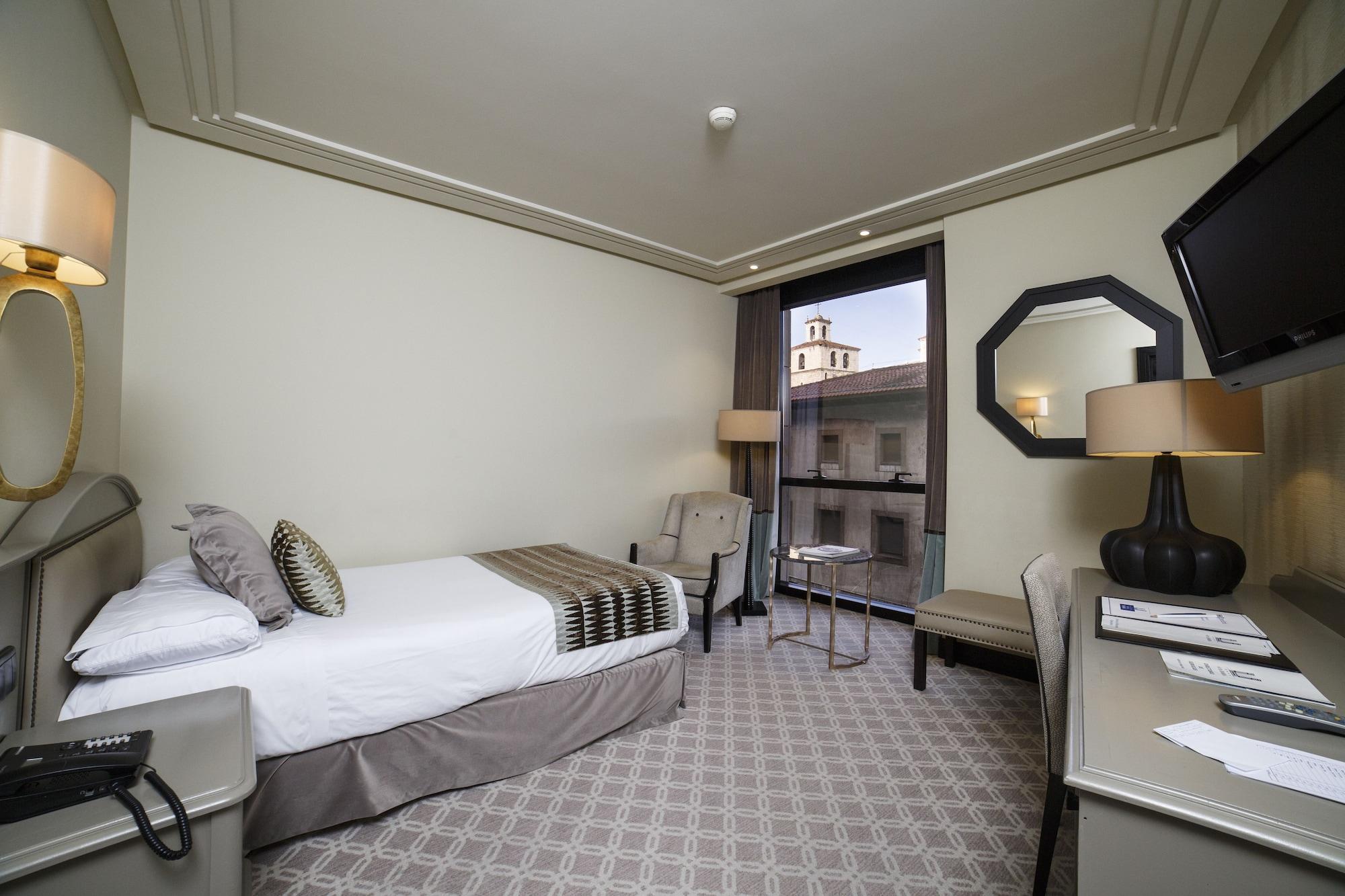 غرفة مفردة، Hotel Bahia 5/17