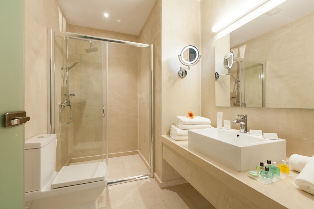 Zephyros Hotel 38/39