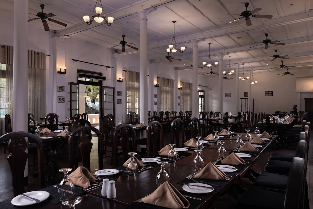 Queens Hotel 34/50
