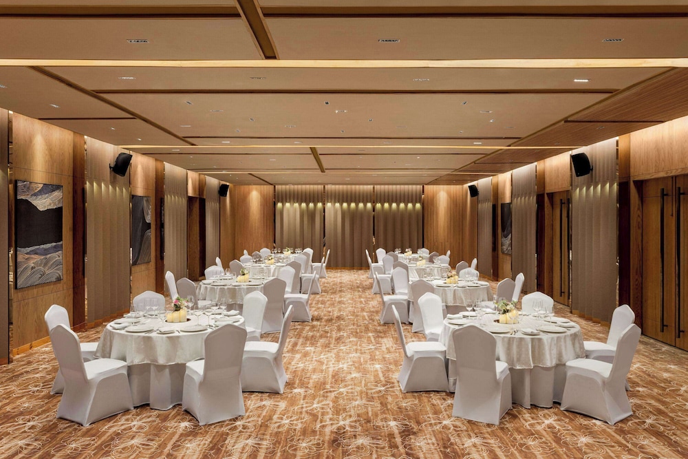 Ramada Encore by Wyndham Indore Nipania 37/44