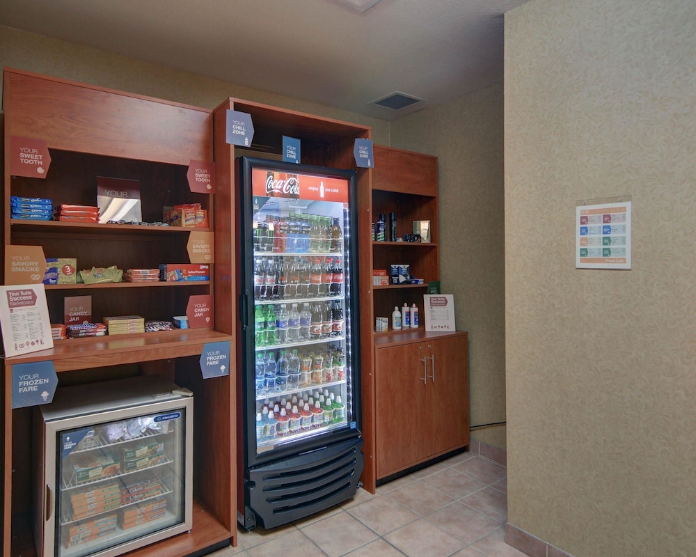 Quality Suites Near Cedar Creek Lake Mabank, TX 32/42