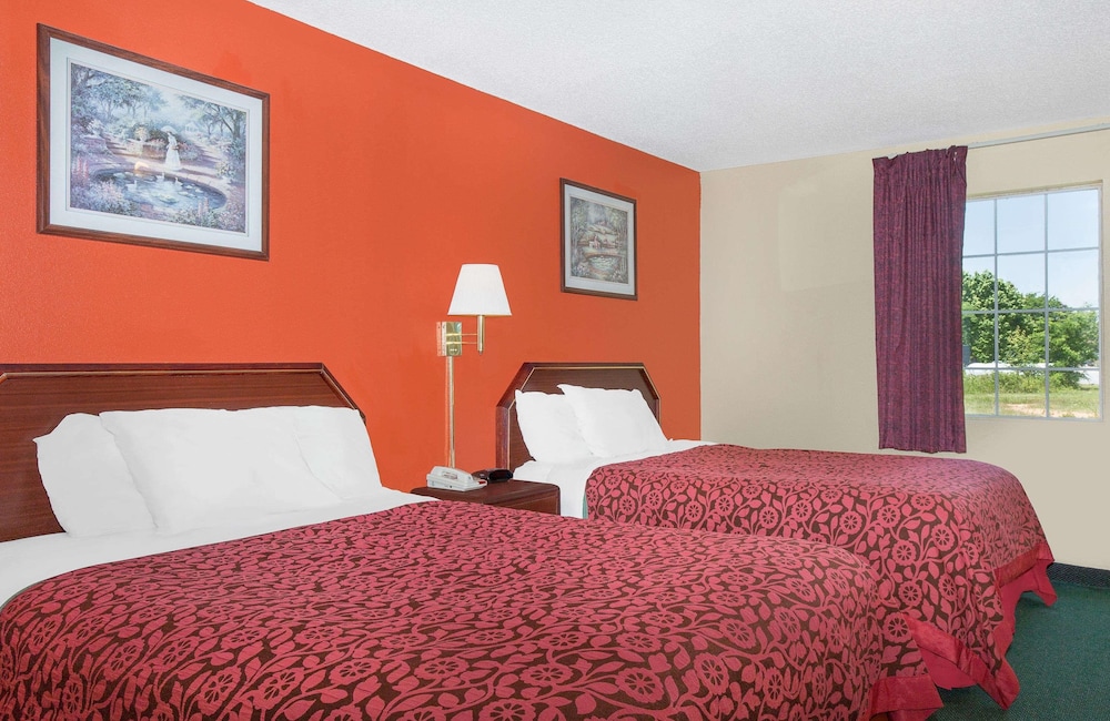 Days Inn by Wyndham Lincoln, AL 27/50