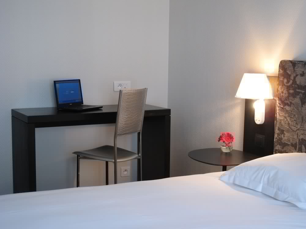 SAINT NICOLAS HOTEL 16/80
