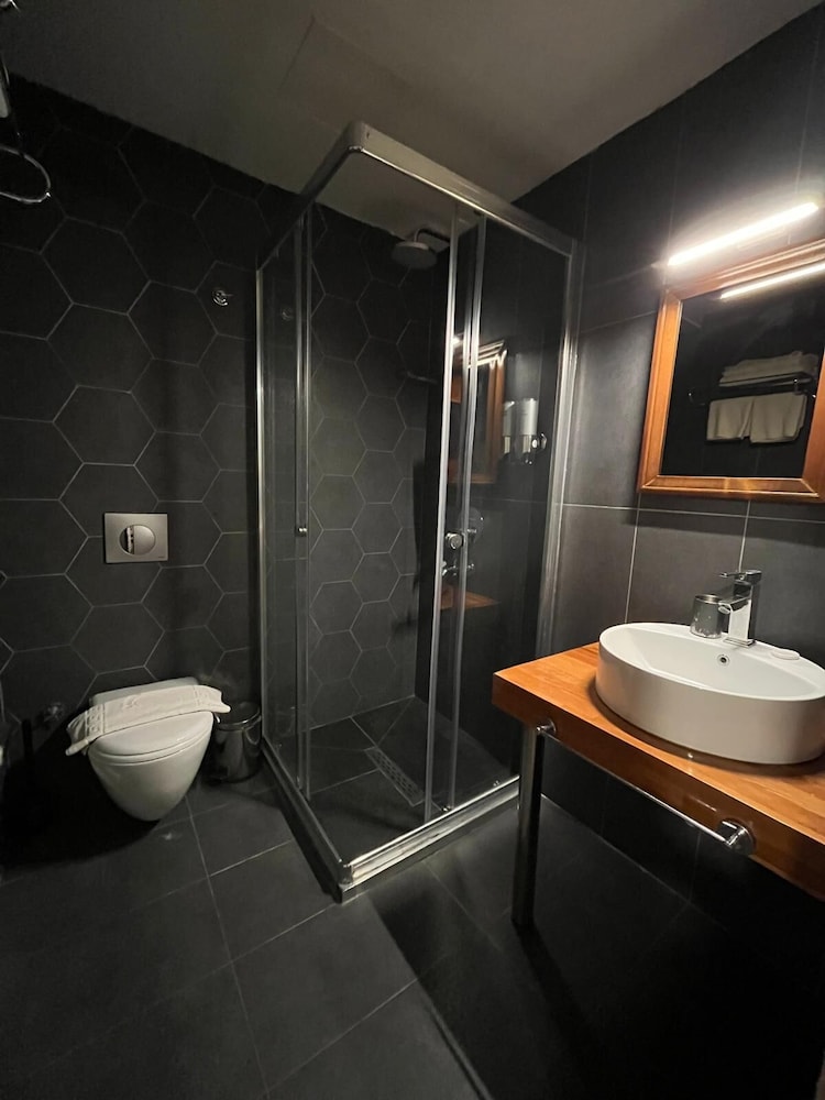 Kuzen Otel - Adults Only 46/50
