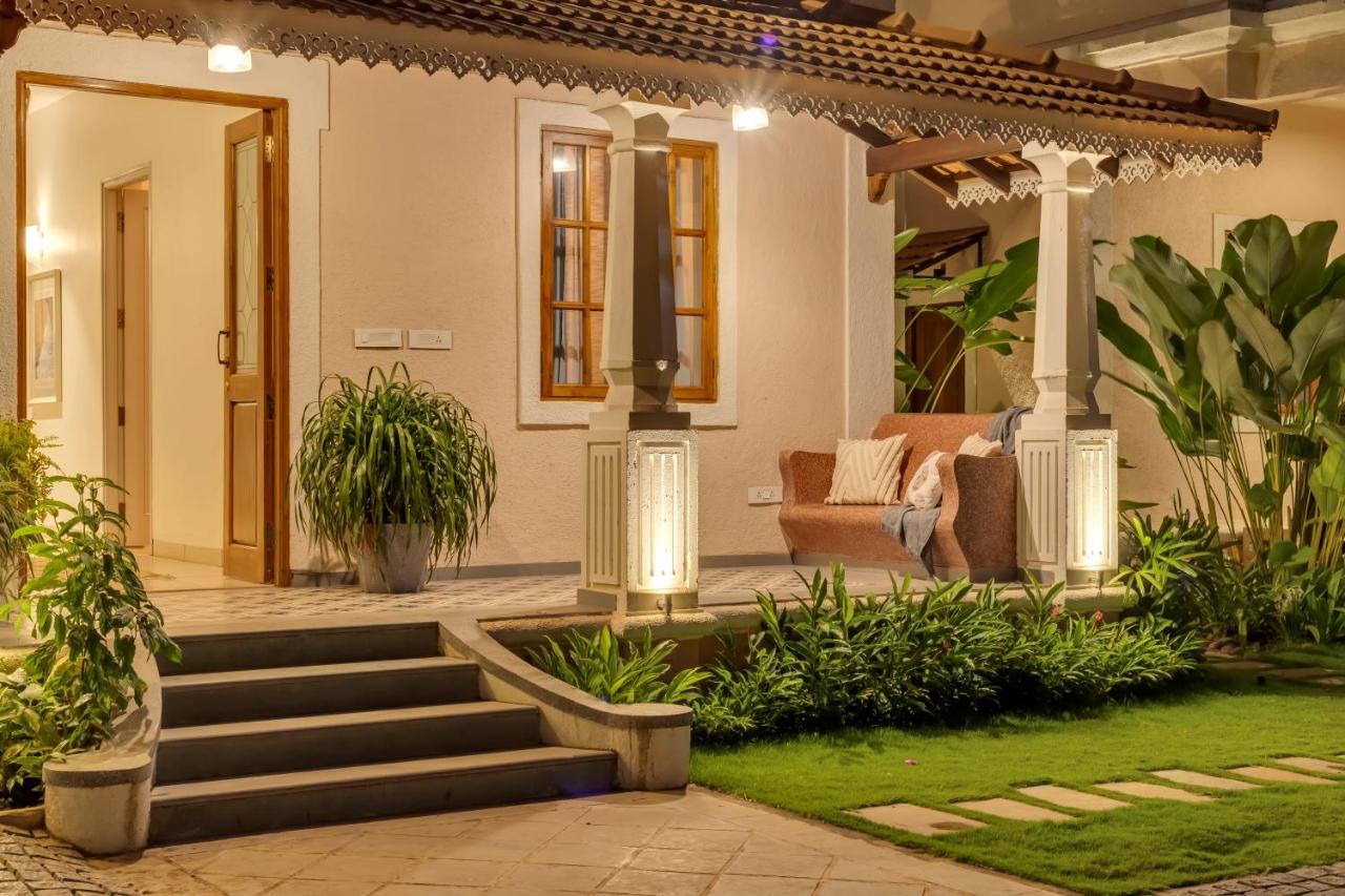 ELIVAAS 4 BHK with Pvt pool and Bar PinkSky 48/56