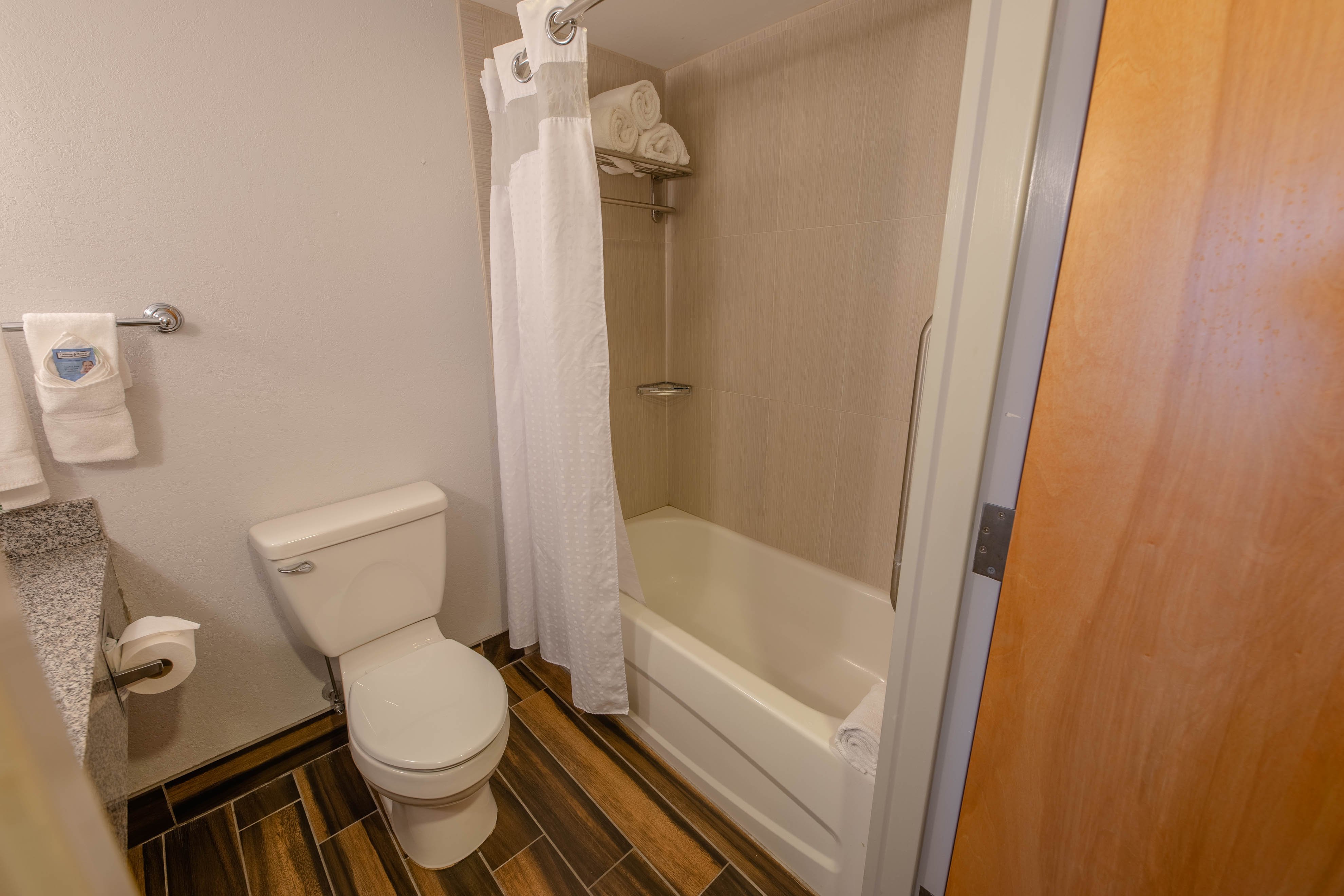 Holiday Inn Manahawkin/Long Beach Island 73/73