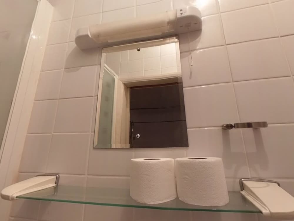 OYO Hathern Hotel 58/60