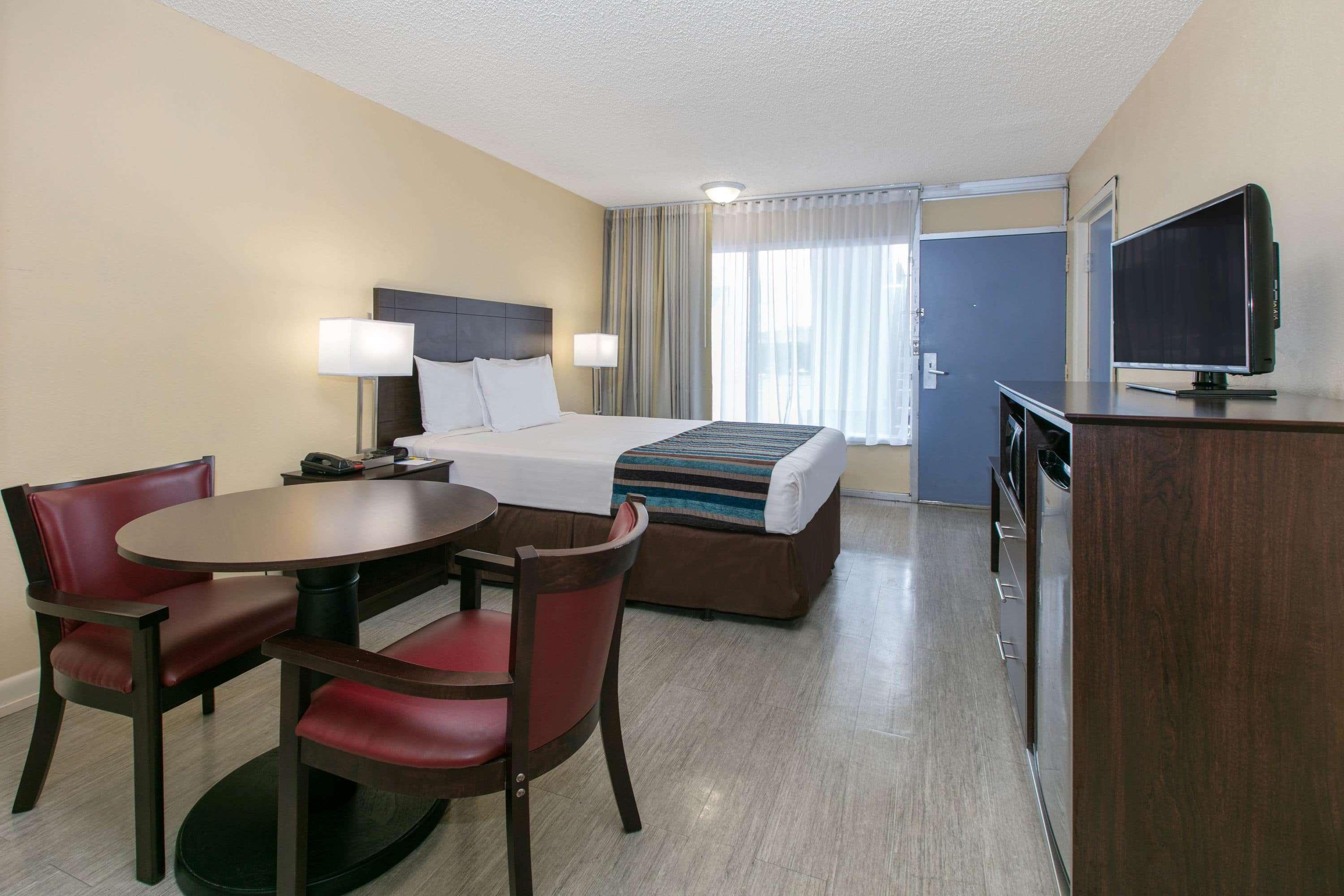 Room, Queen Bed, Accessible