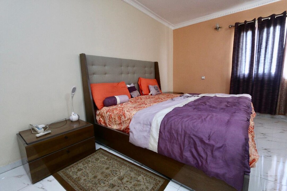 3 BEDROOMS, APARTMENT