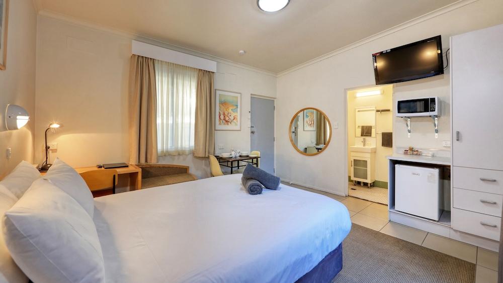 2 Bedrooms, Courtyard
