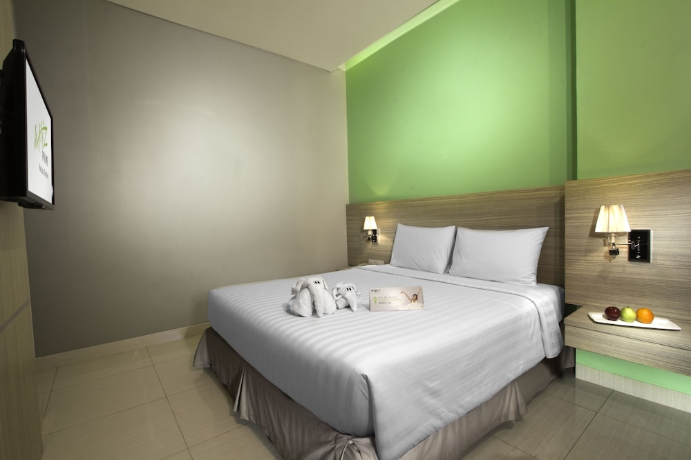 Whiz Prime Kelapa Gading 18/71