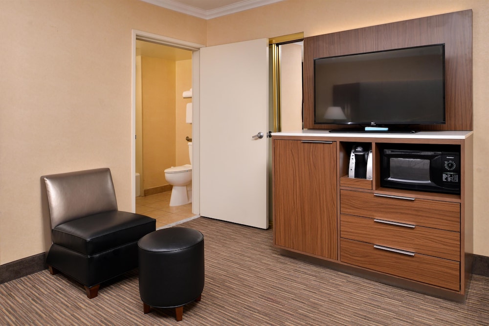 Best Western Hollywood Plaza Inn - Hollywood Walk of Fame Hotel-LA 27/37