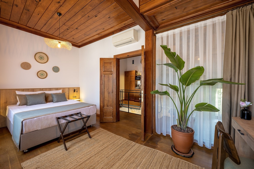 2 BEDROOMS, EXCLUSIVE, SUITE, ANNEX