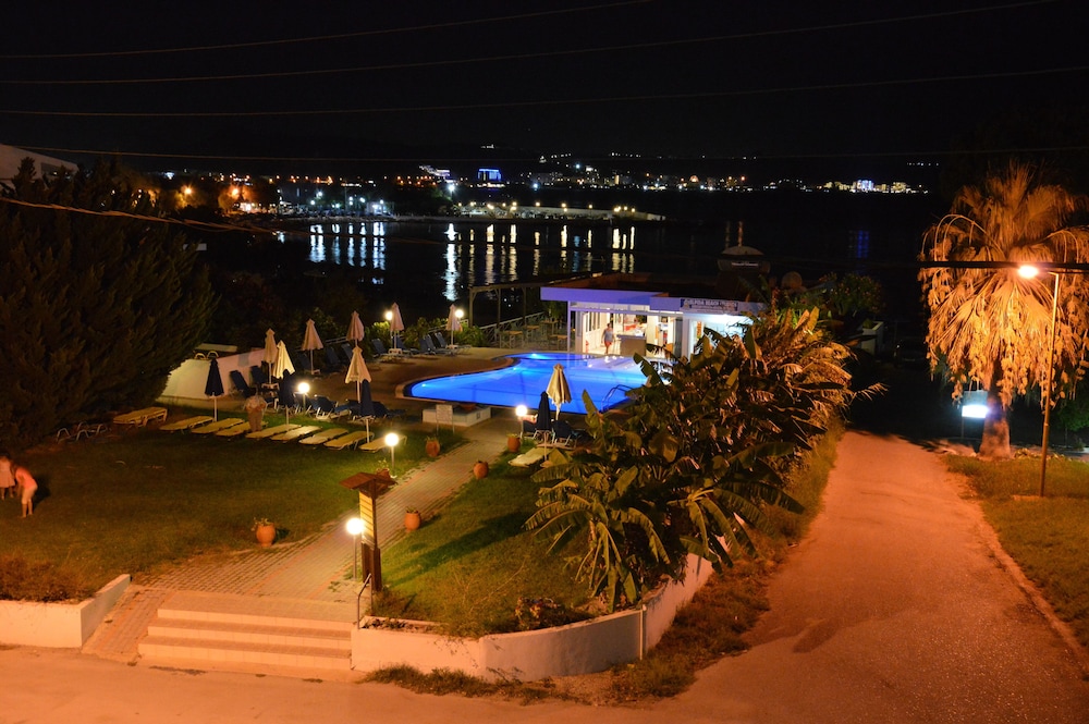Elpida Beach Studios 50/57