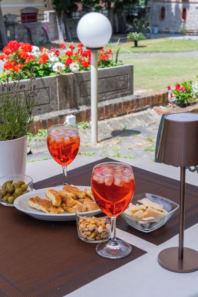 Villa Fieschi Hotel 42/49