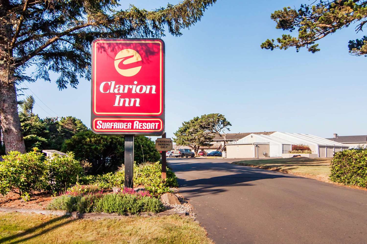 Clarion Inn Surfrider Resort 1/25