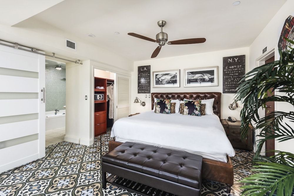 PENTHOUSE SUITE, KING BED, OCEAN VIEW