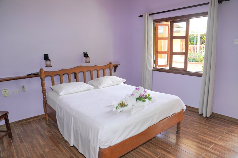 Bernique Guest House 9/22