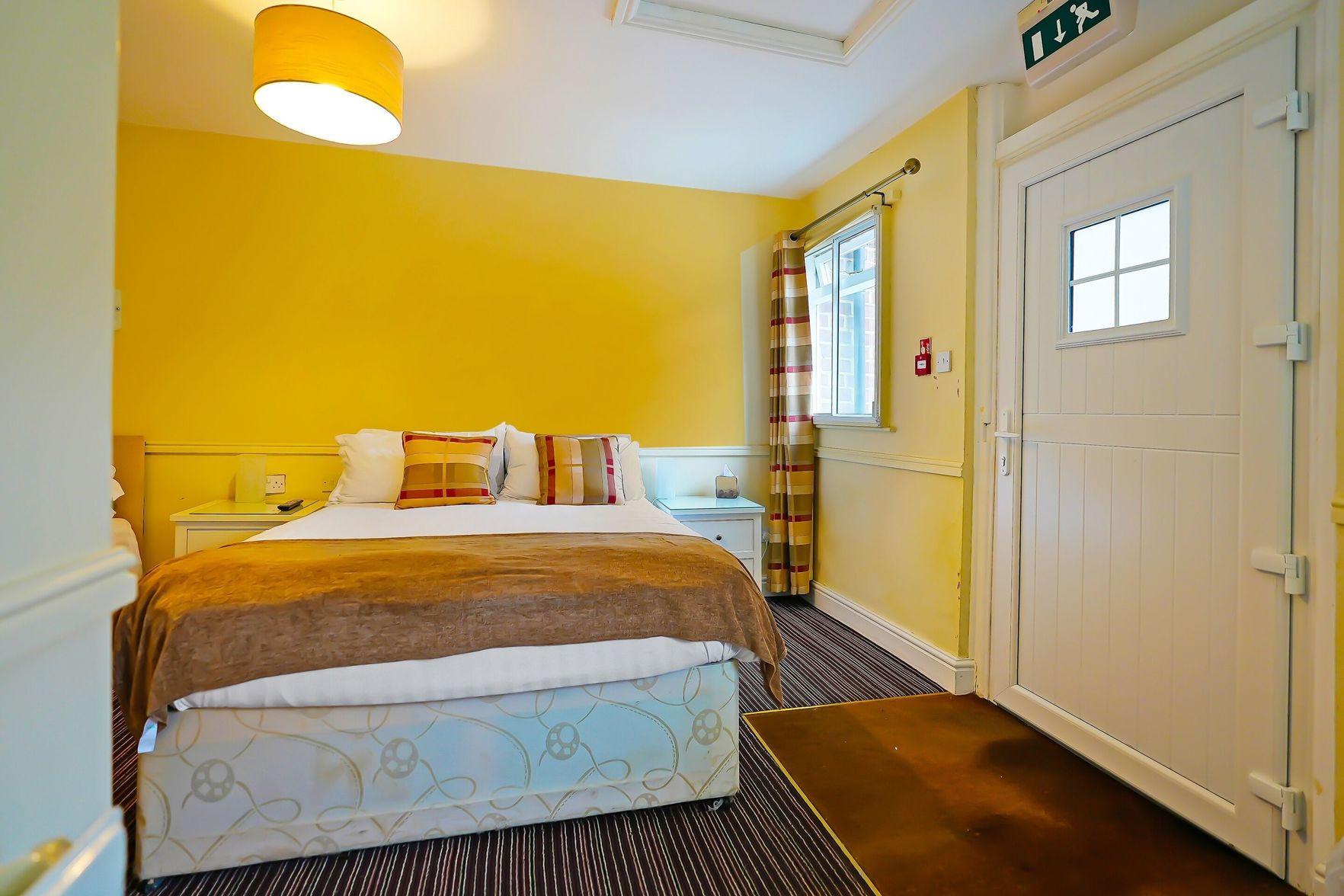 Family, Multiple Beds