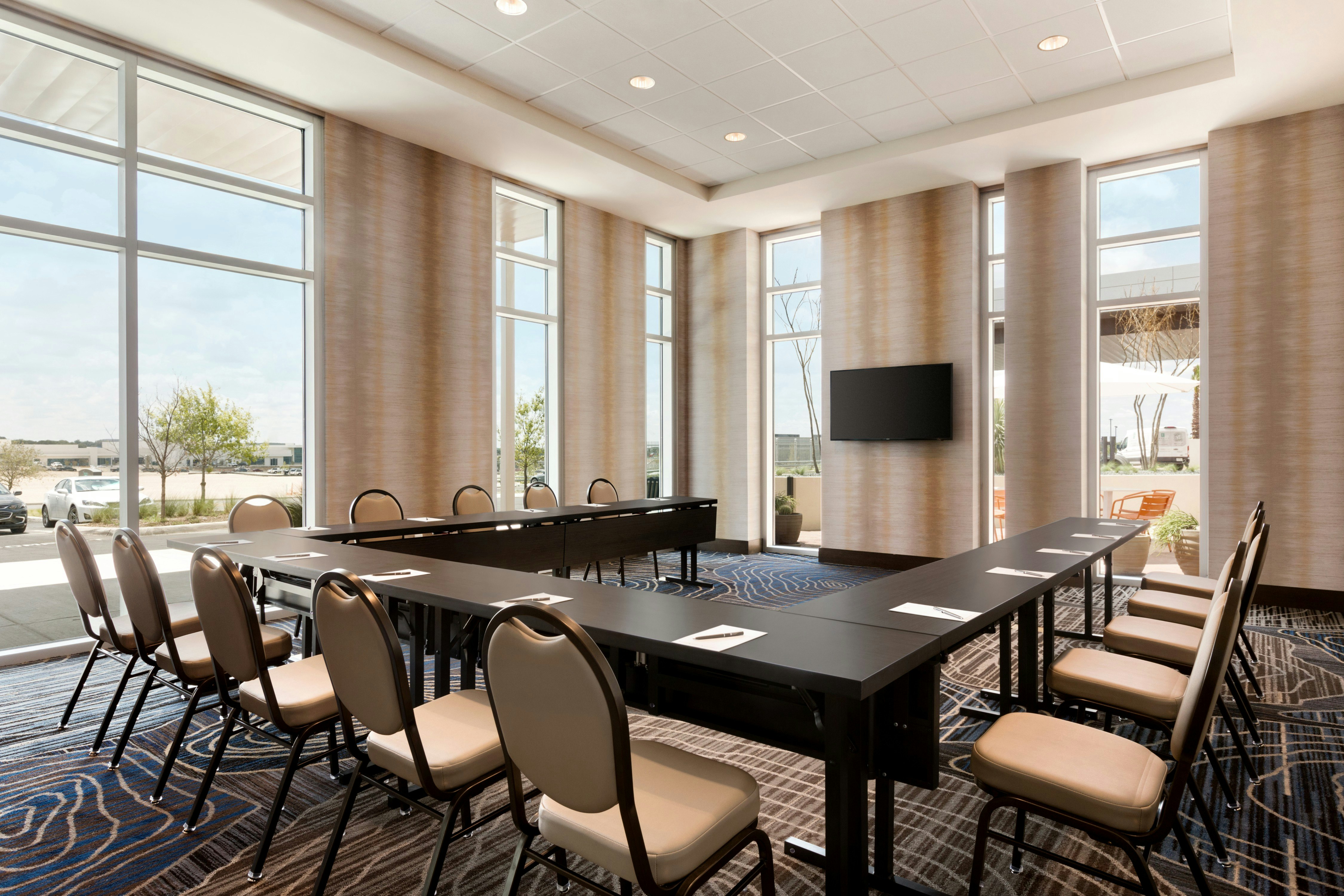 Embassy Suites by Hilton San Antonio Landmark 45/57