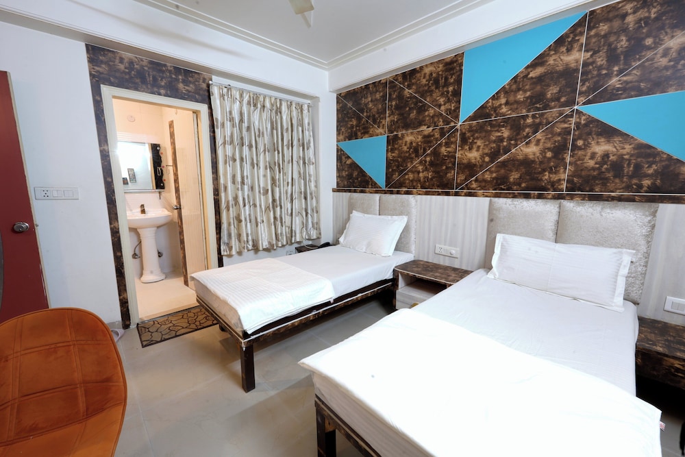 Hotel Opera 10/45